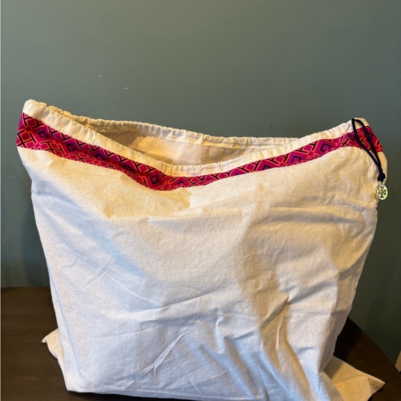 Brand New Tory Burch Ever Ready Monogram Tote - Picture 4 of 7